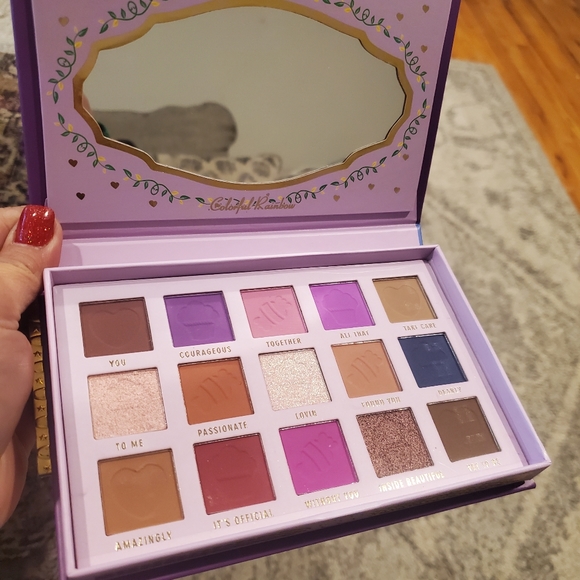 Cosmetics - Picture 13 of 16